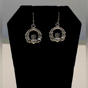 Love loyalty and friendship 925 Sterling silver rhodium plated Claddagh earrings